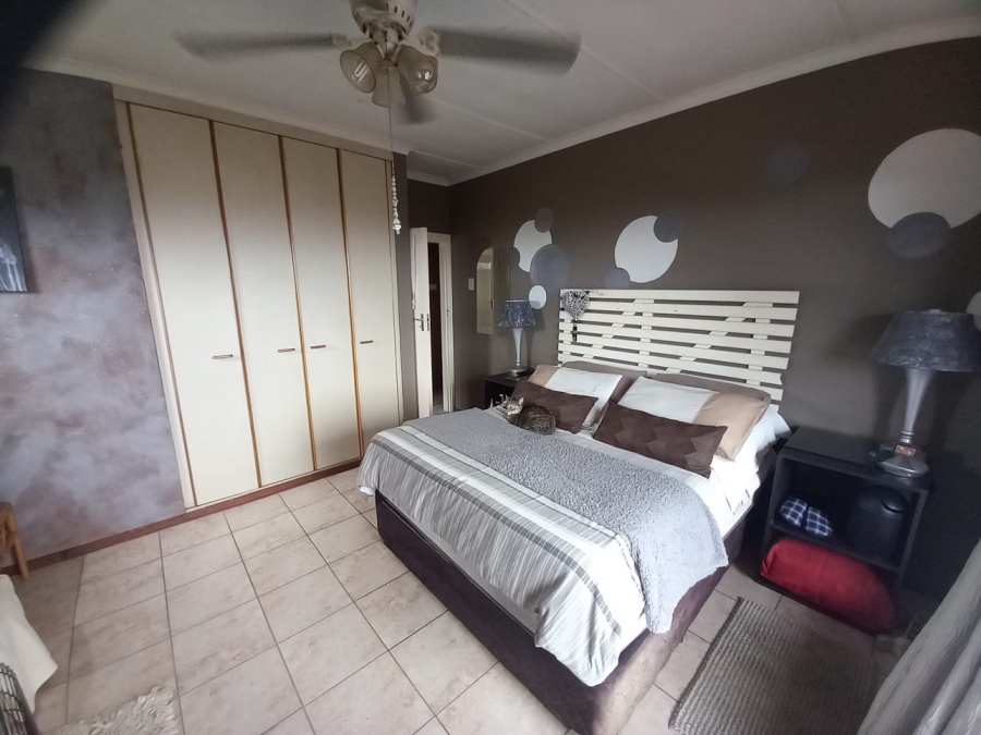 2 Bedroom Property for Sale in St Michaels On Sea KwaZulu-Natal