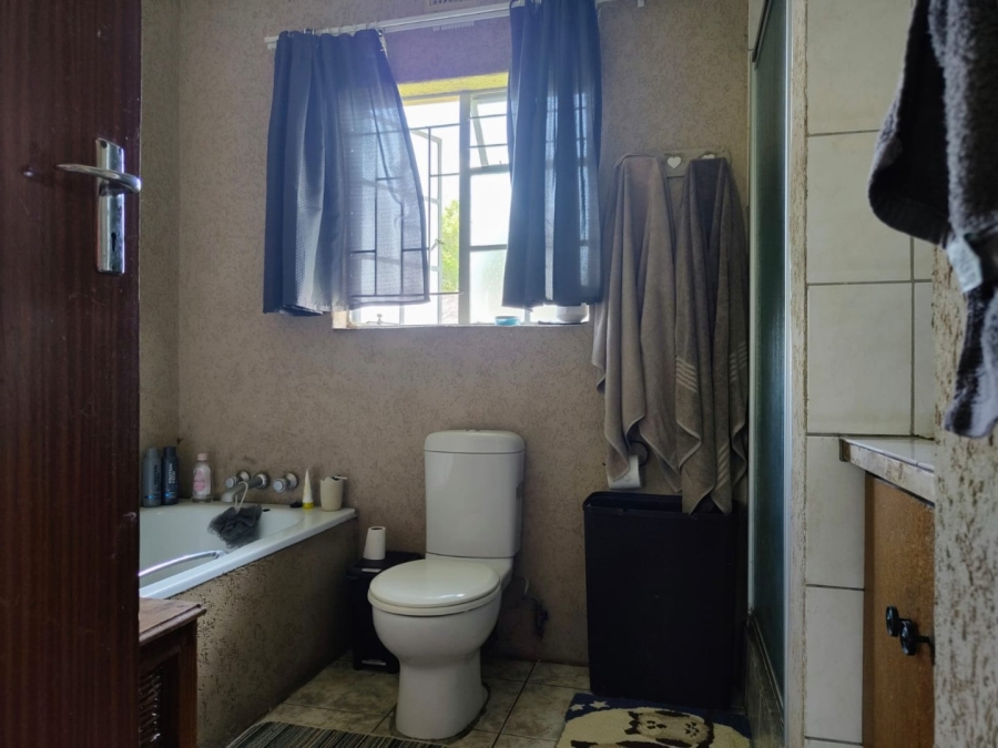  Bedroom Property for Sale in Aviary Hill KwaZulu-Natal