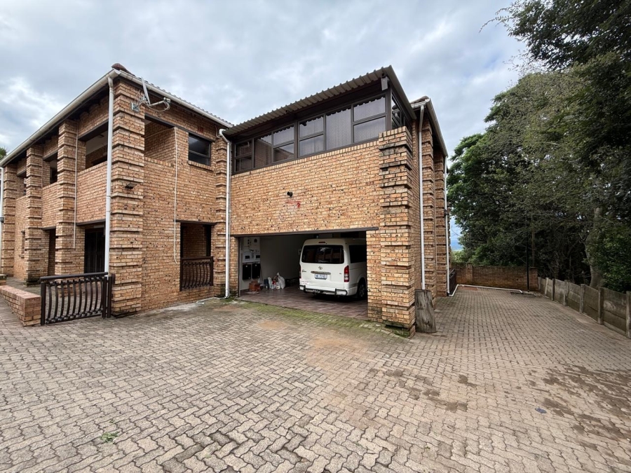 To Let 4 Bedroom Property for Rent in Signal Hill KwaZulu-Natal