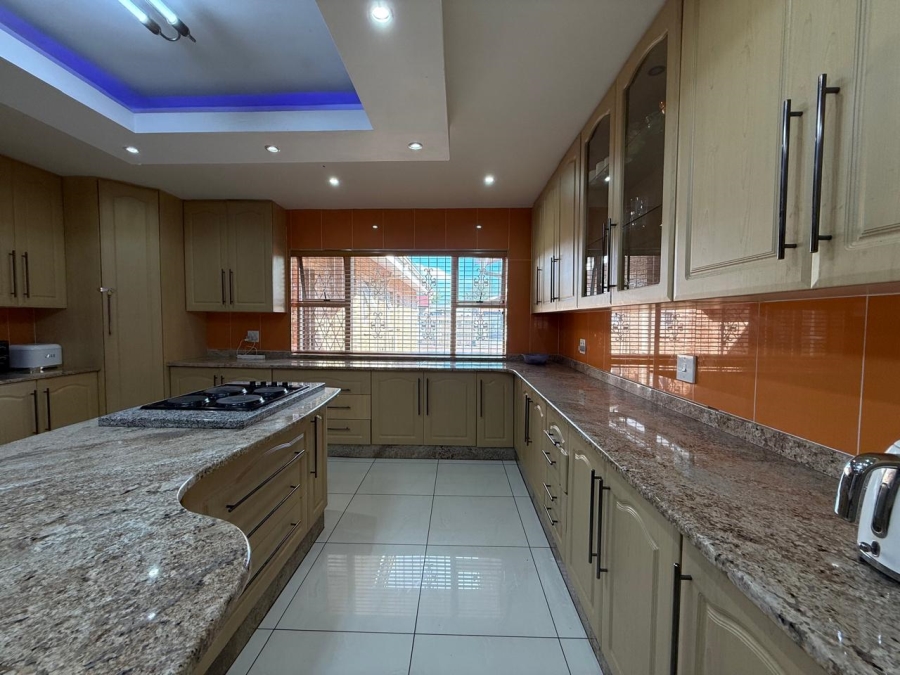 4 Bedroom Property for Sale in Lennoxton KwaZulu-Natal