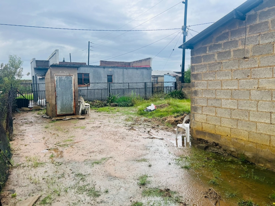 2 Bedroom Property for Sale in Madadeni P KwaZulu-Natal