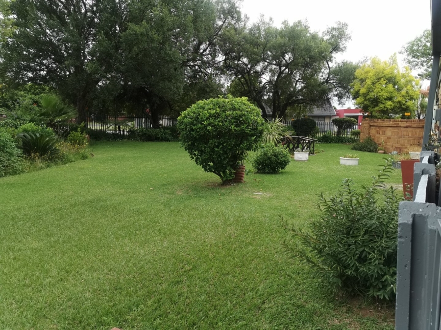 To Let 2 Bedroom Property for Rent in Huttenheights KwaZulu-Natal