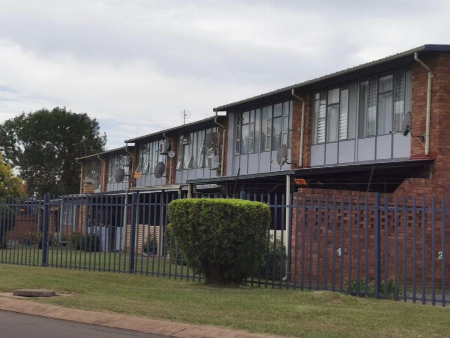 To Let 2 Bedroom Property for Rent in Huttenheights KwaZulu-Natal