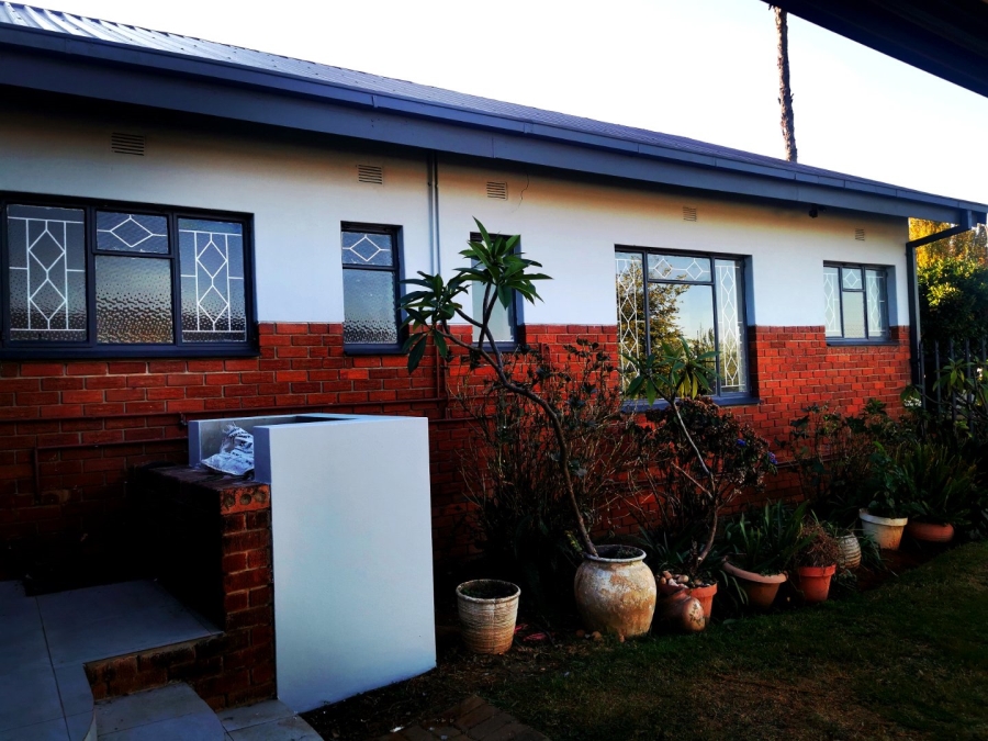 To Let 4 Bedroom Property for Rent in Huttenheights KwaZulu-Natal