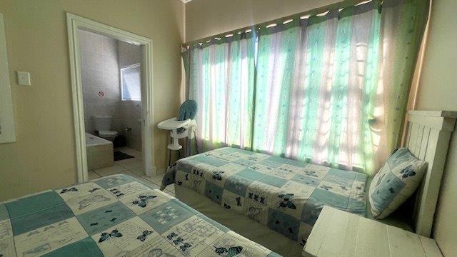 2 Bedroom Property for Sale in Uvongo KwaZulu-Natal