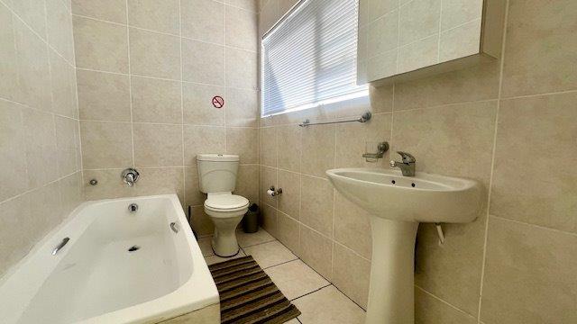 2 Bedroom Property for Sale in Uvongo KwaZulu-Natal