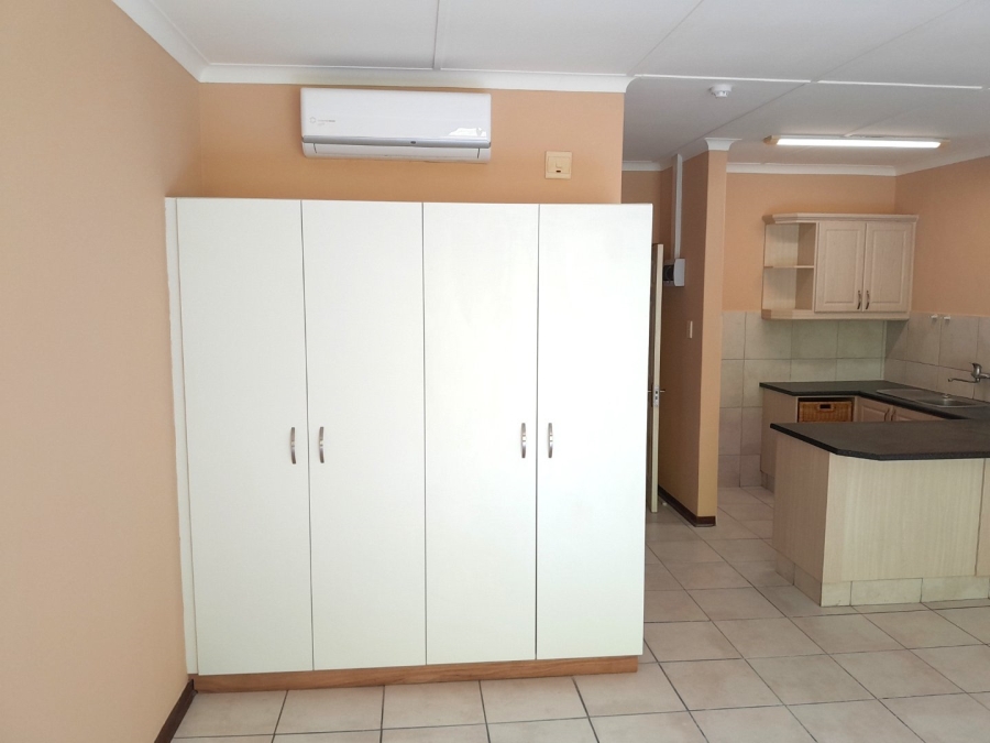 1 Bedroom Property for Sale in Freeland Park KwaZulu-Natal