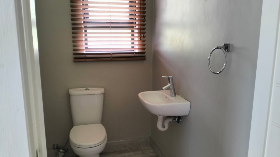 3 Bedroom Property for Sale in Leonard KwaZulu-Natal