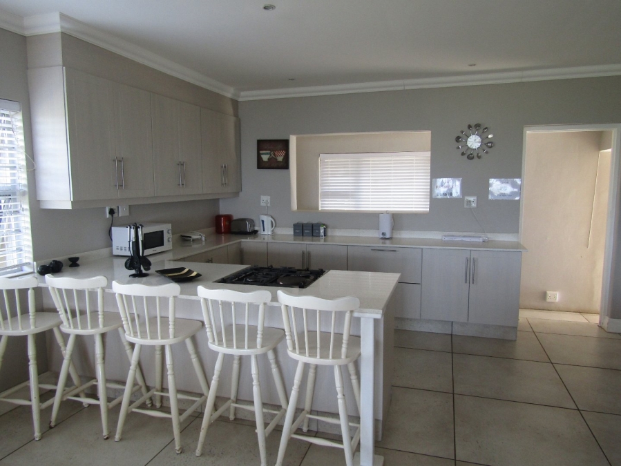 5 Bedroom Property for Sale in Pennington KwaZulu-Natal