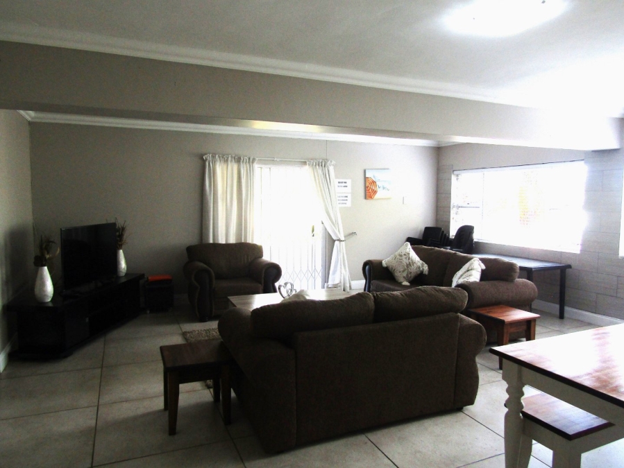 5 Bedroom Property for Sale in Pennington KwaZulu-Natal