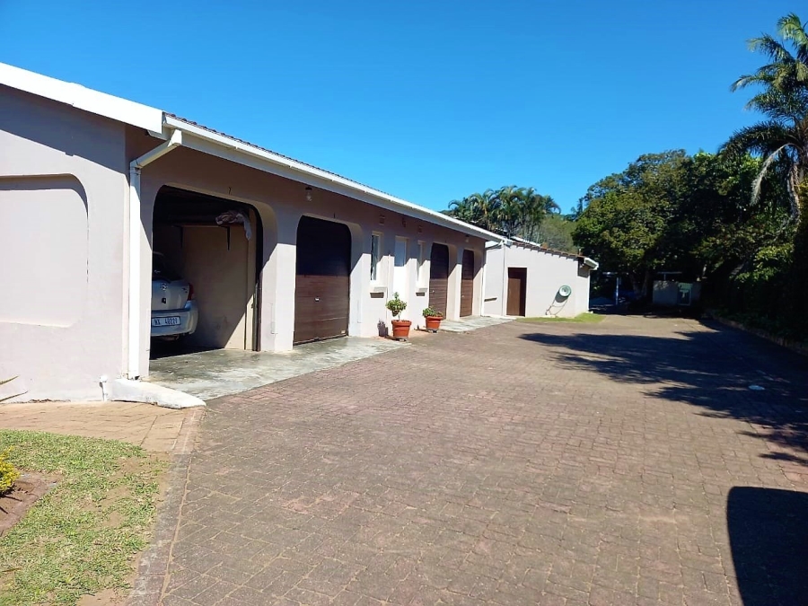 2 Bedroom Property for Sale in Uvongo KwaZulu-Natal