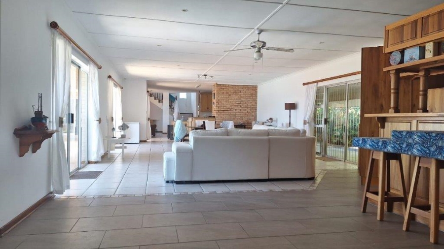 6 Bedroom Property for Sale in Mtwalume KwaZulu-Natal