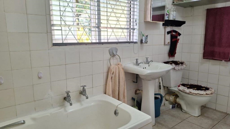 2 Bedroom Property for Sale in Anerley KwaZulu-Natal