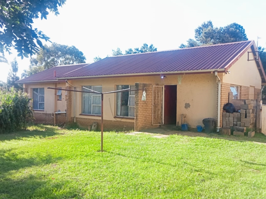 4 Bedroom Property for Sale in Schuinshoogte KwaZulu-Natal