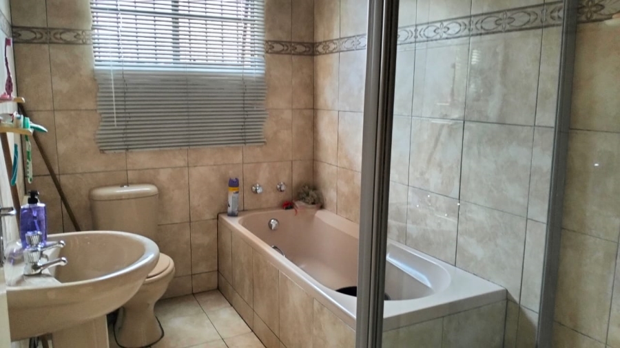 3 Bedroom Property for Sale in Lotusville KwaZulu-Natal