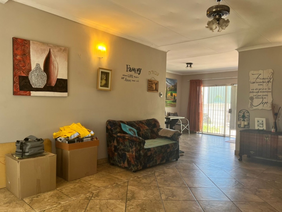 4 Bedroom Property for Sale in Pioneer Park KwaZulu-Natal