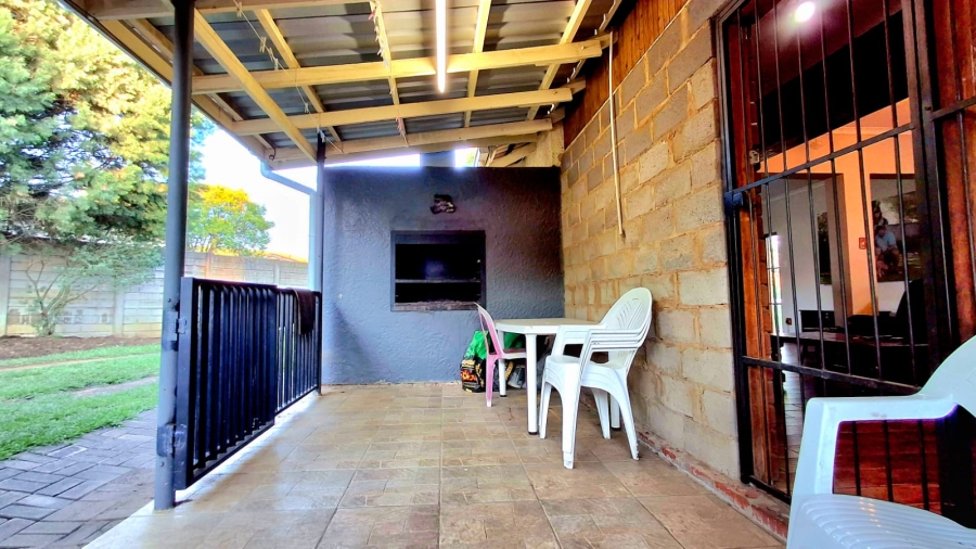 3 Bedroom Property for Sale in Sunnyridge KwaZulu-Natal