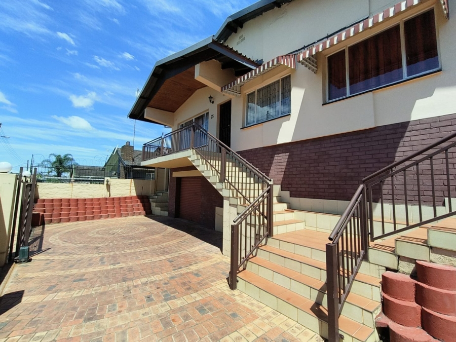 6 Bedroom Property for Sale in Newholme KwaZulu-Natal