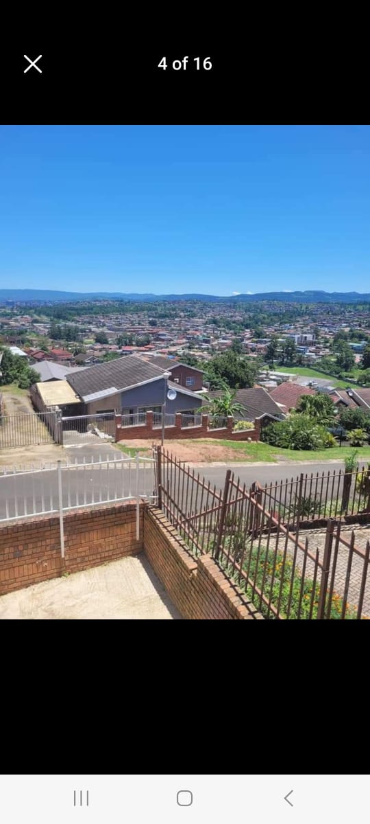 6 Bedroom Property for Sale in Raisethorpe KwaZulu-Natal