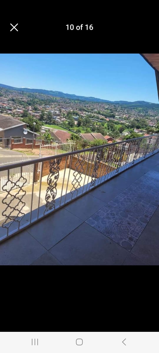 6 Bedroom Property for Sale in Raisethorpe KwaZulu-Natal