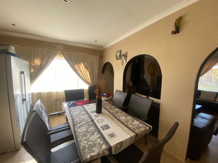 3 Bedroom Property for Sale in Lennoxton KwaZulu-Natal