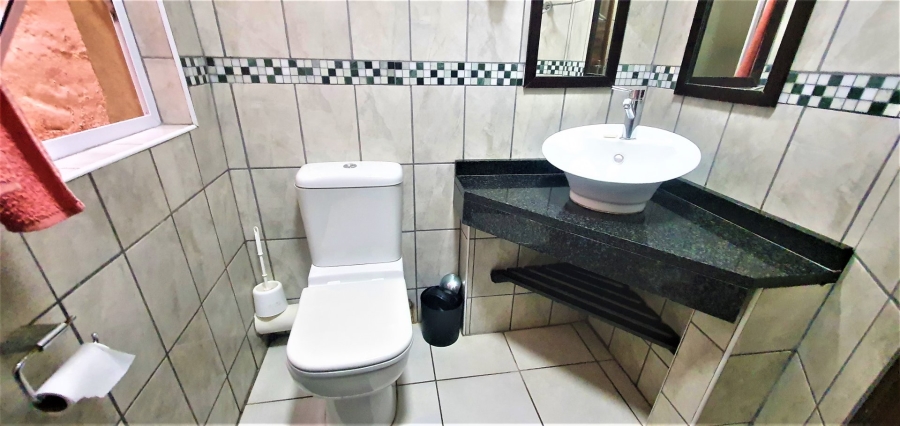 3 Bedroom Property for Sale in Uvongo KwaZulu-Natal