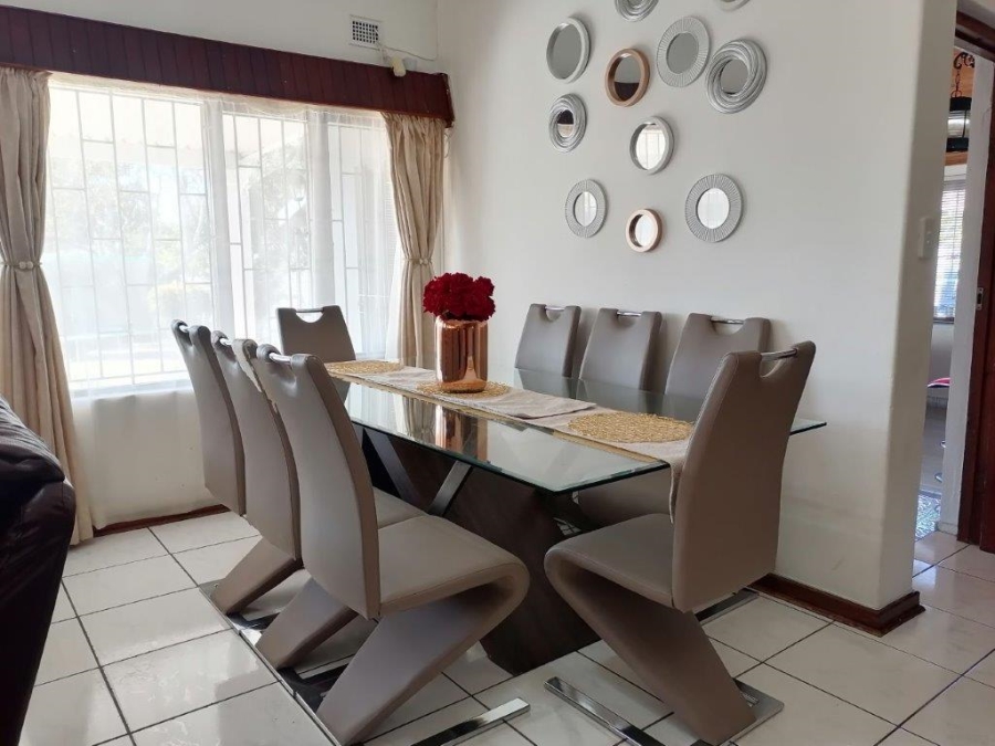 4 Bedroom Property for Sale in Sea Park KwaZulu-Natal