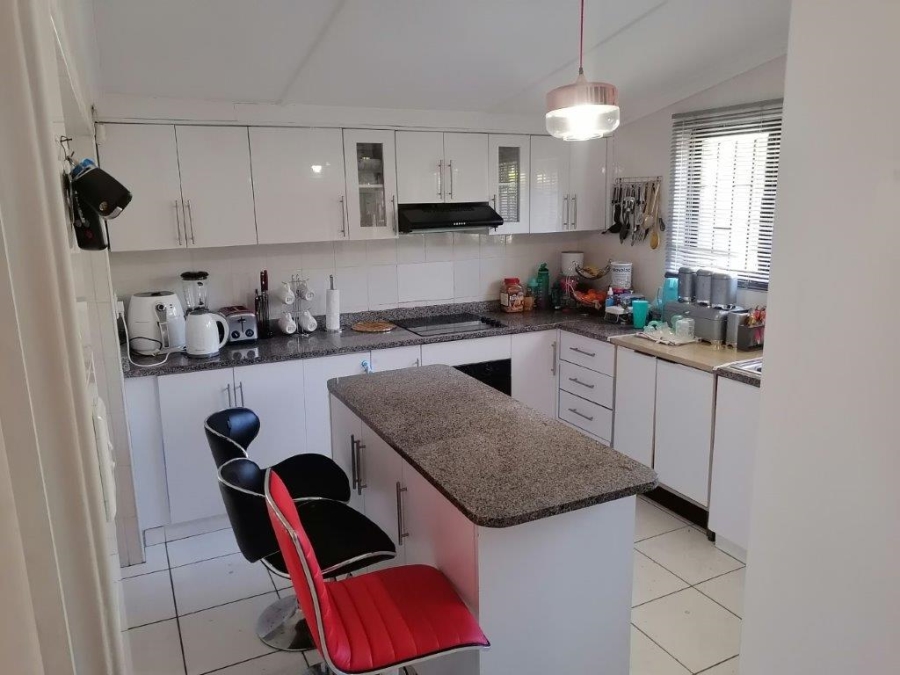 4 Bedroom Property for Sale in Sea Park KwaZulu-Natal