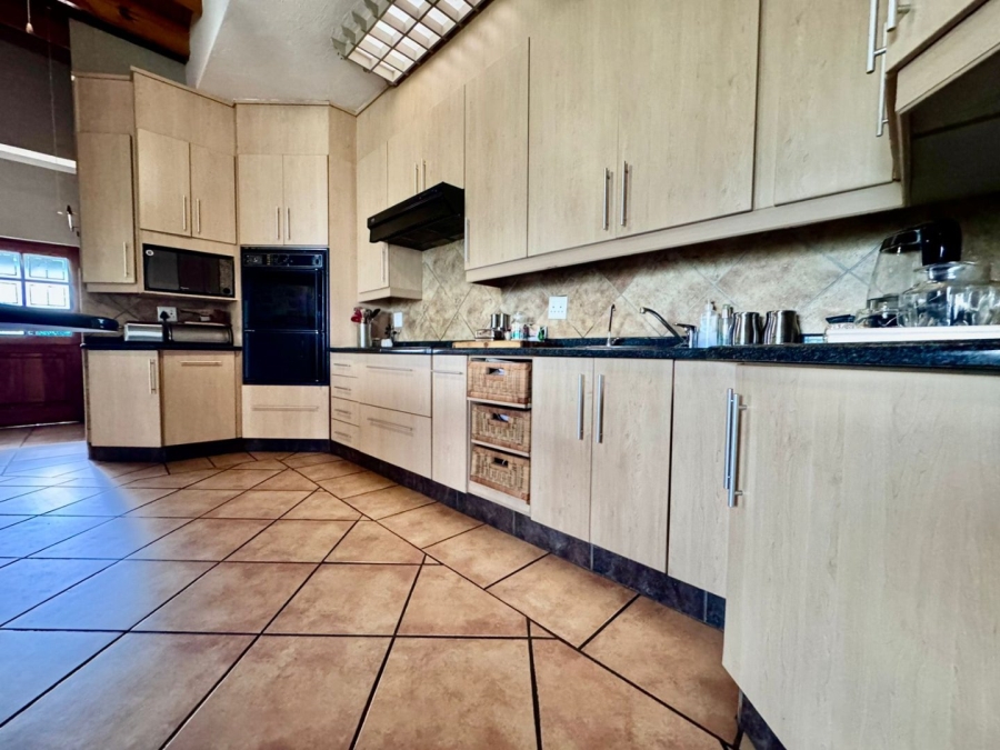 4 Bedroom Property for Sale in Huttenheights KwaZulu-Natal