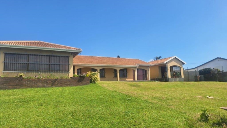 5 Bedroom Property for Sale in Uvongo KwaZulu-Natal