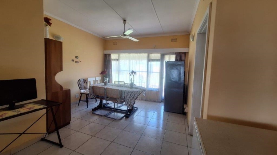 5 Bedroom Property for Sale in Uvongo KwaZulu-Natal