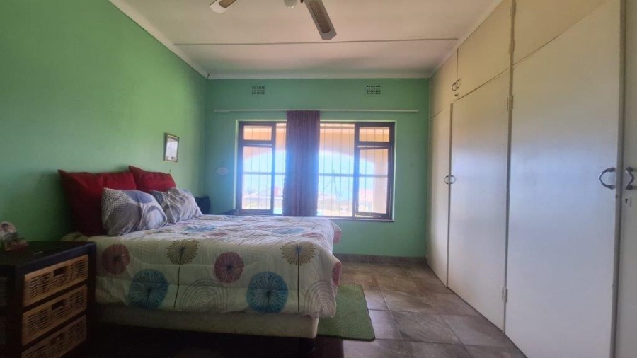 5 Bedroom Property for Sale in Uvongo KwaZulu-Natal