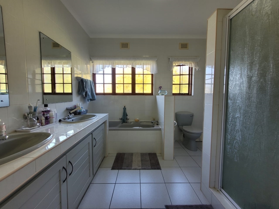 4 Bedroom Property for Sale in Margate KwaZulu-Natal