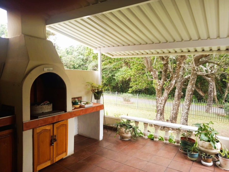 2 Bedroom Property for Sale in Uvongo KwaZulu-Natal