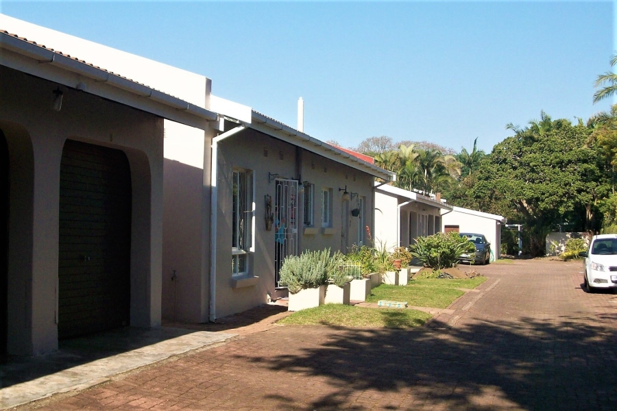 2 Bedroom Property for Sale in Uvongo KwaZulu-Natal