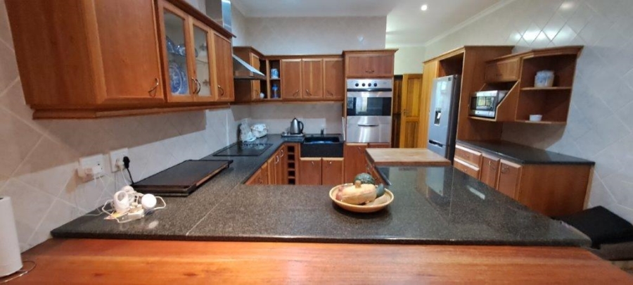 3 Bedroom Property for Sale in Uvongo KwaZulu-Natal