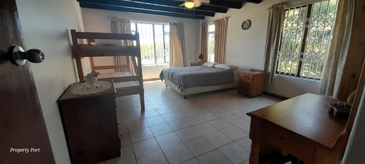 5 Bedroom Property for Sale in Sea Park KwaZulu-Natal