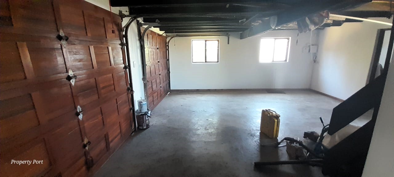 5 Bedroom Property for Sale in Sea Park KwaZulu-Natal