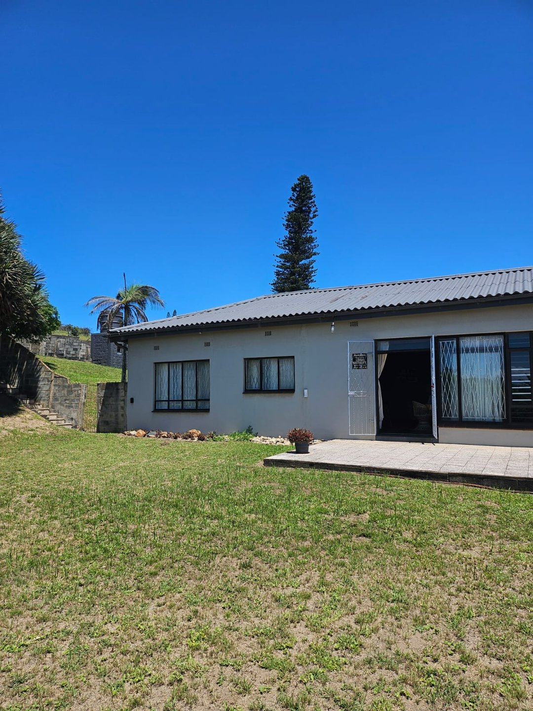 8 Bedroom Property for Sale in Tugela Mouth KwaZulu-Natal