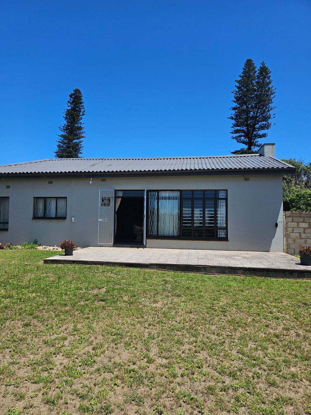 8 Bedroom Property for Sale in Tugela Mouth KwaZulu-Natal