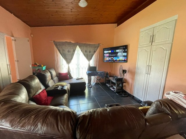 2 Bedroom Property for Sale in Port Edward KwaZulu-Natal