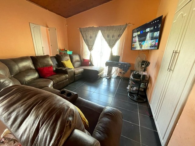 2 Bedroom Property for Sale in Port Edward KwaZulu-Natal