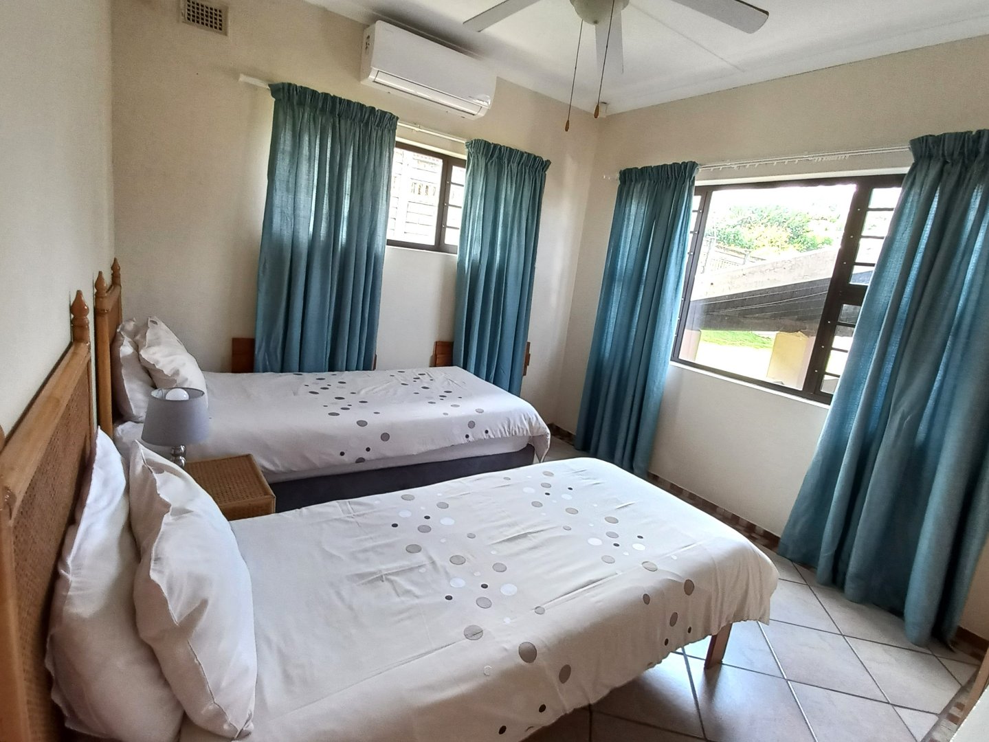 2 Bedroom Property for Sale in Manaba Beach KwaZulu-Natal