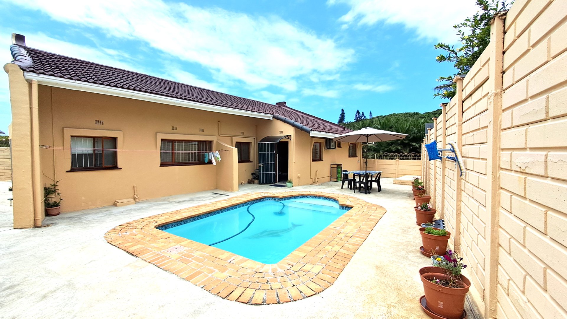 6 Bedroom Property for Sale in Glenmore KwaZulu-Natal