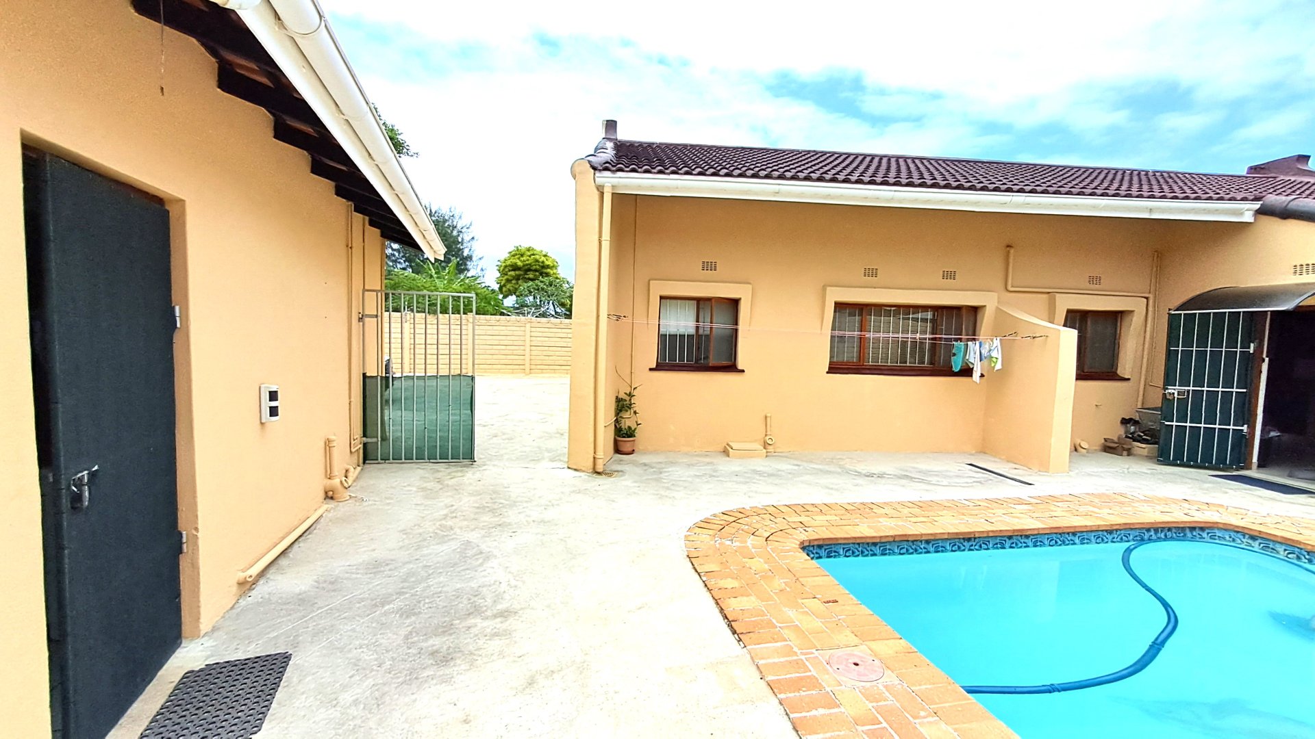 6 Bedroom Property for Sale in Glenmore KwaZulu-Natal