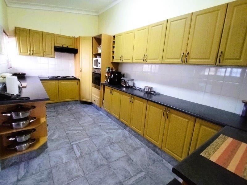 5 Bedroom Property for Sale in Sea Park KwaZulu-Natal