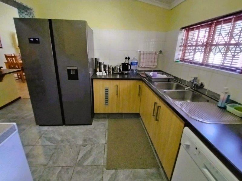 5 Bedroom Property for Sale in Sea Park KwaZulu-Natal