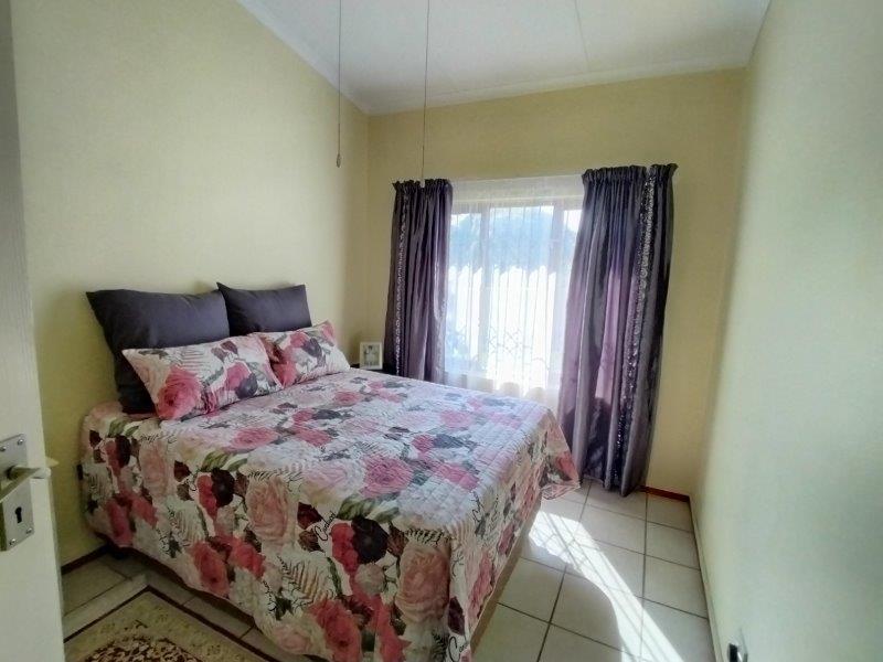 5 Bedroom Property for Sale in Sea Park KwaZulu-Natal