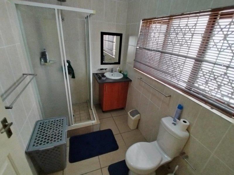 5 Bedroom Property for Sale in Sea Park KwaZulu-Natal