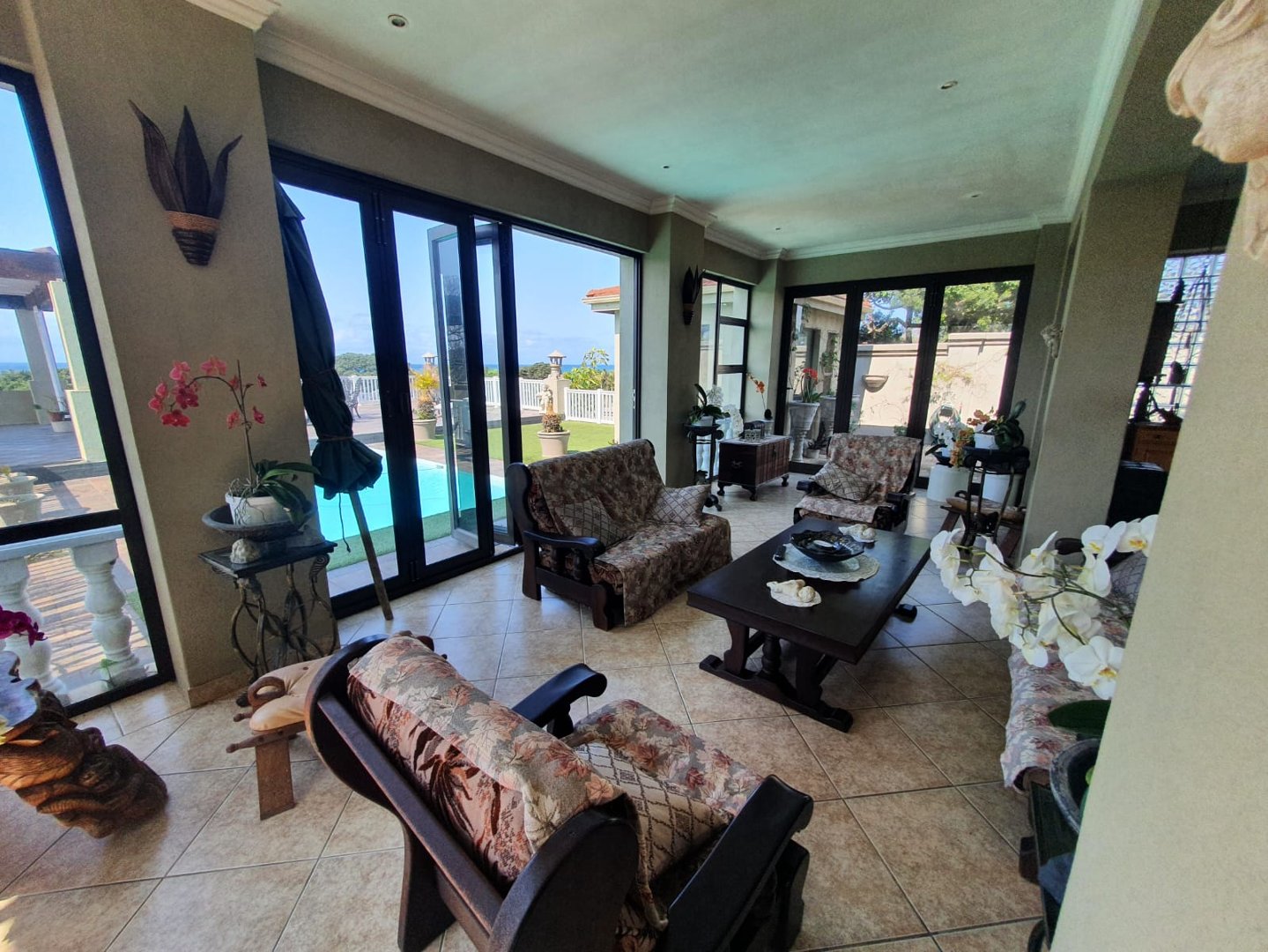 9 Bedroom Property for Sale in Umtentweni KwaZulu-Natal